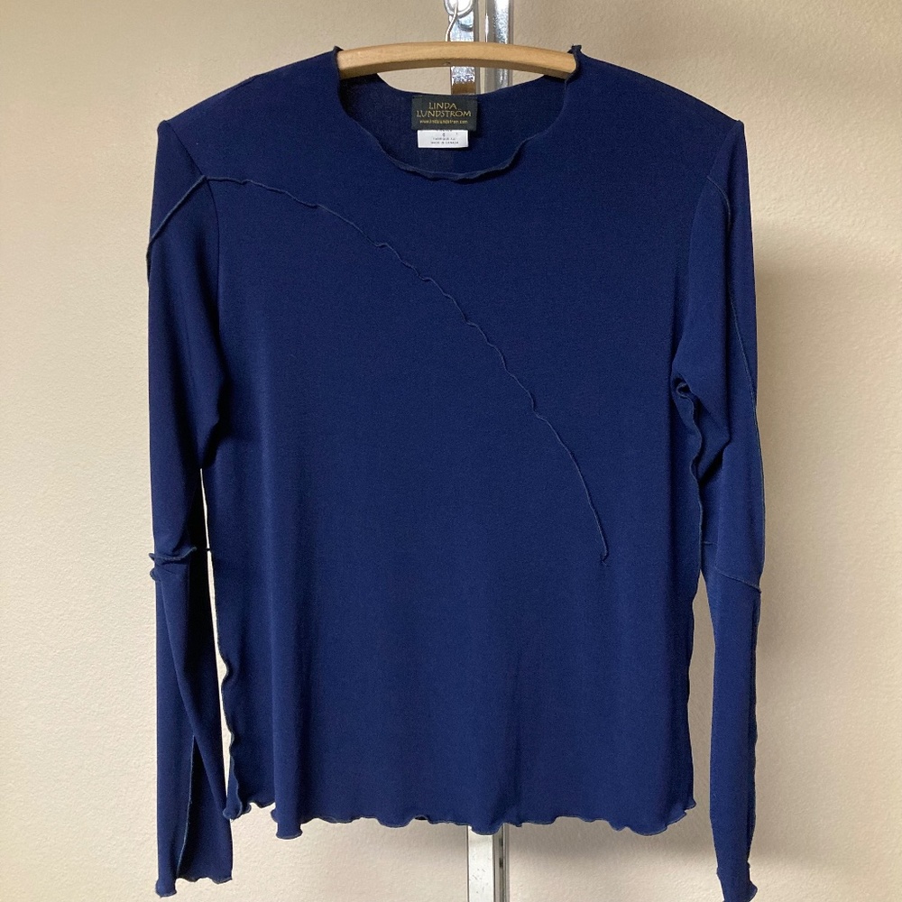 Linda Lundstrom Size 6 Long Sleeves Art To Wear Top Navy Blue